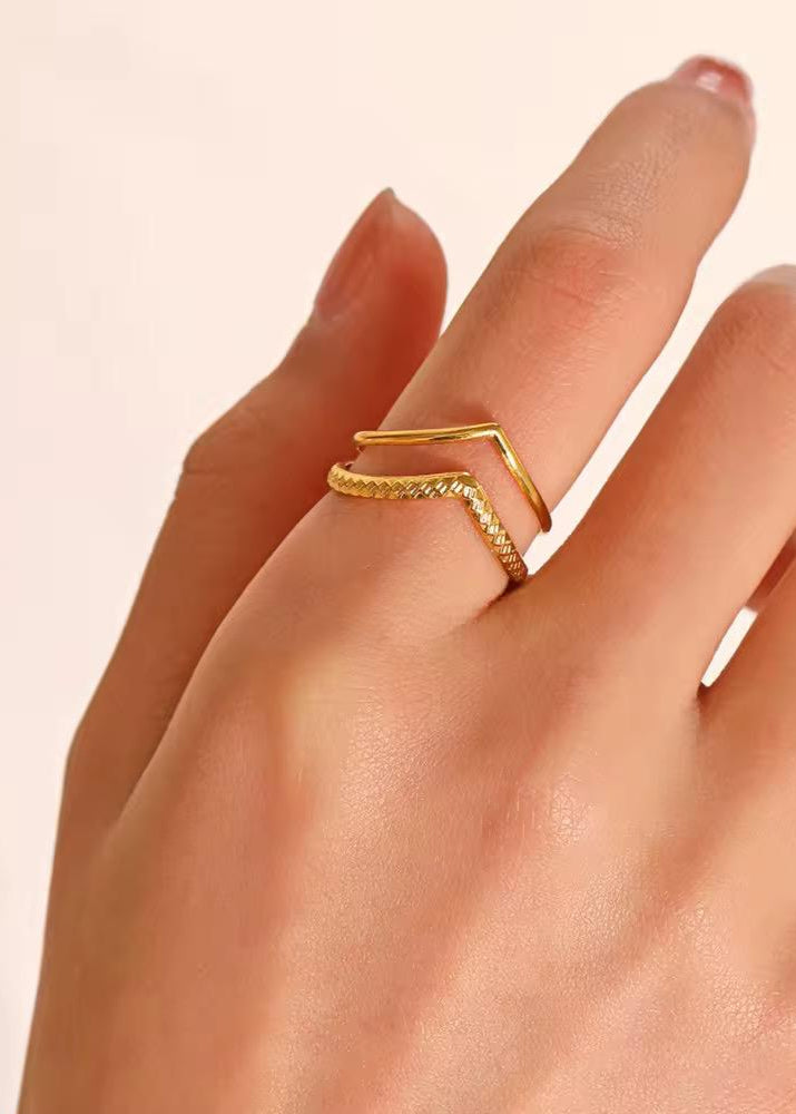 V-Stack Ring