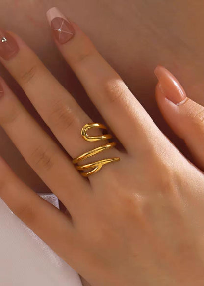 Bold spiral ring